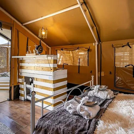 Camping Luxury Tent - Romantic Getaway