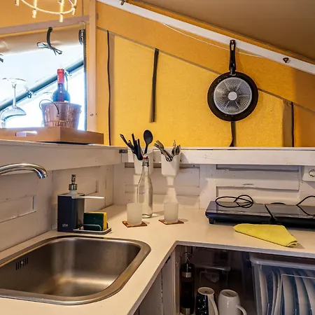 Camping Luxury Tent - Romantic Getaway *